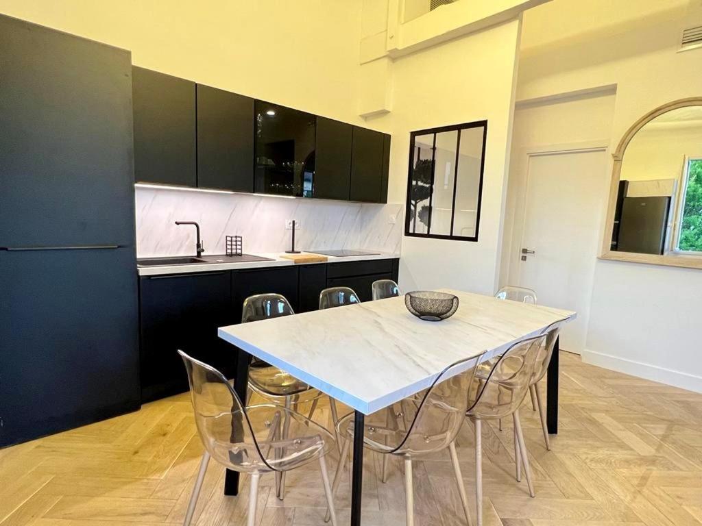 Piscine et jacuzzi Loft ravissant dans une maison basque - Housity