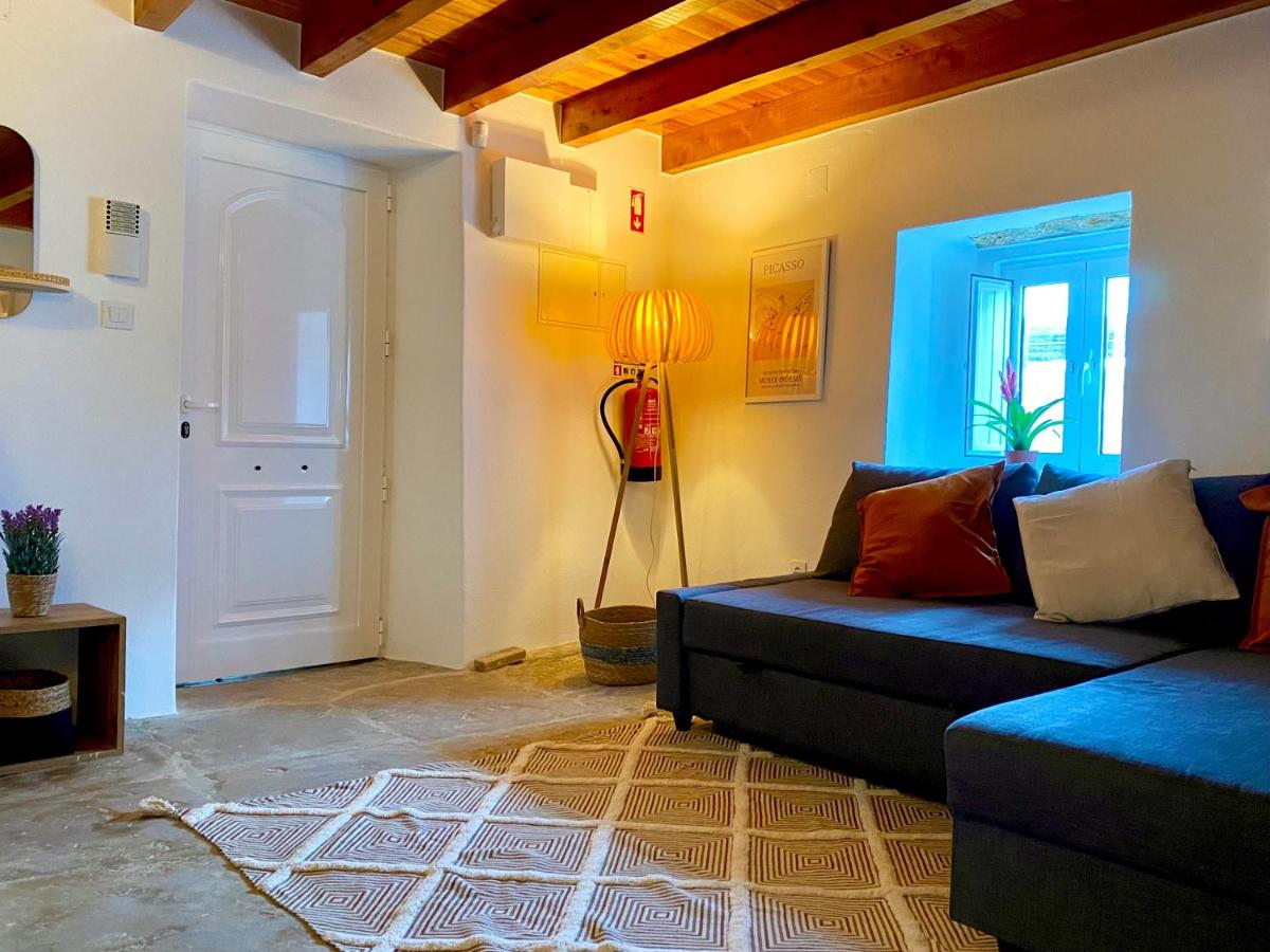 Countryside House in Ericeira - 5 min from Beach, with Salt Water Pool & BBQ - Housity