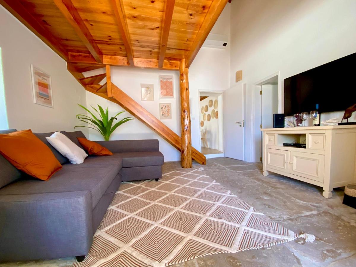 Countryside House in Ericeira - 5 min from Beach, with Salt Water Pool & BBQ - Housity