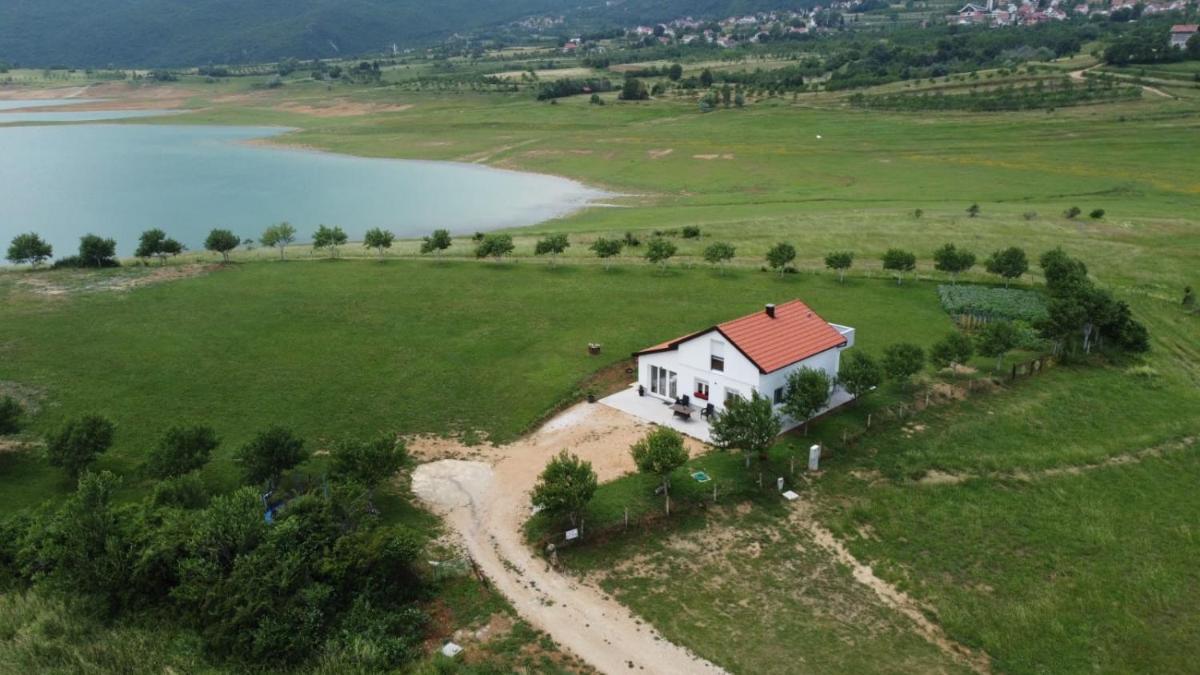 Vikendica Bruše - Housity