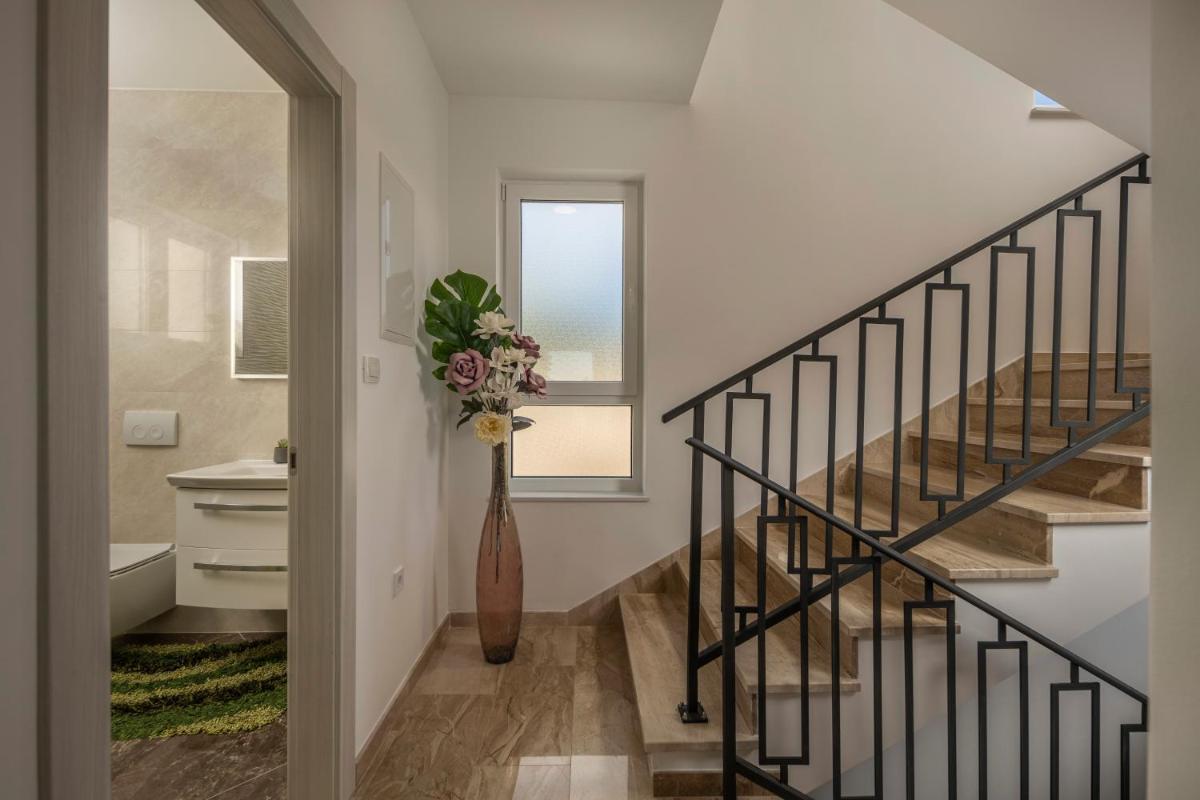 Villa Colin Tribunj - Housity