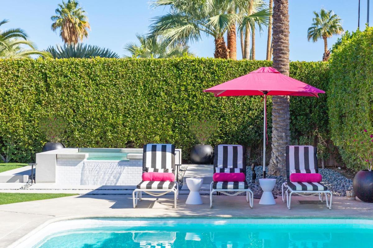 Pink Door Guest House - Housity