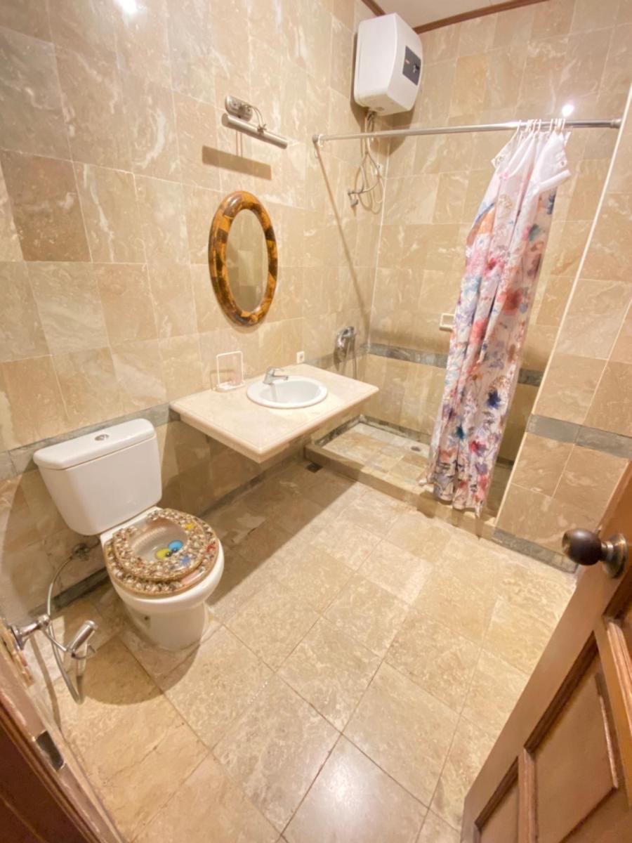 9 Pakis Villa - Housity