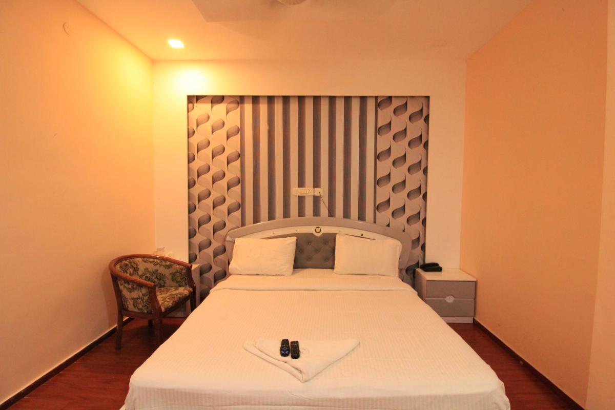 Aishwaryam Hotel - Housity