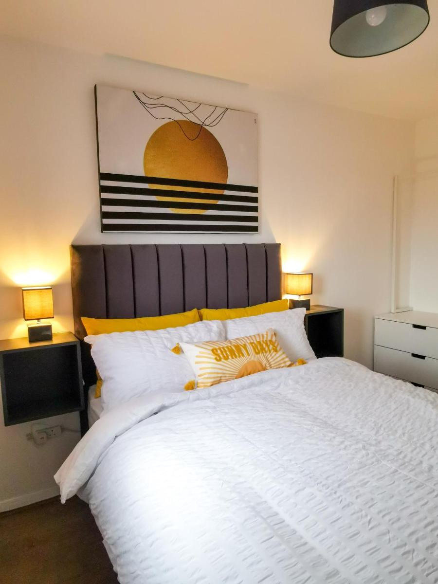Bee At Home - Housity
