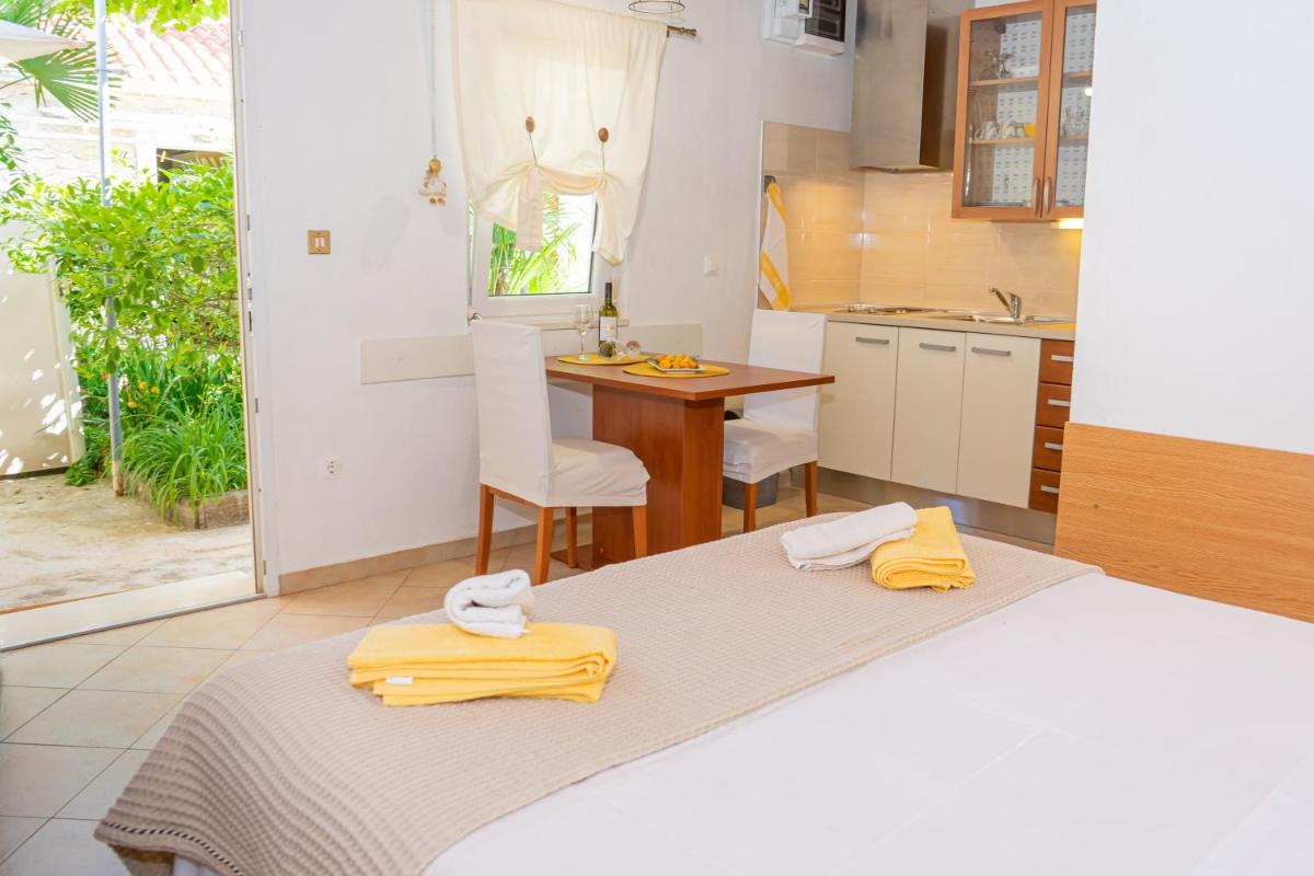 Eleonora Apartments - Housity
