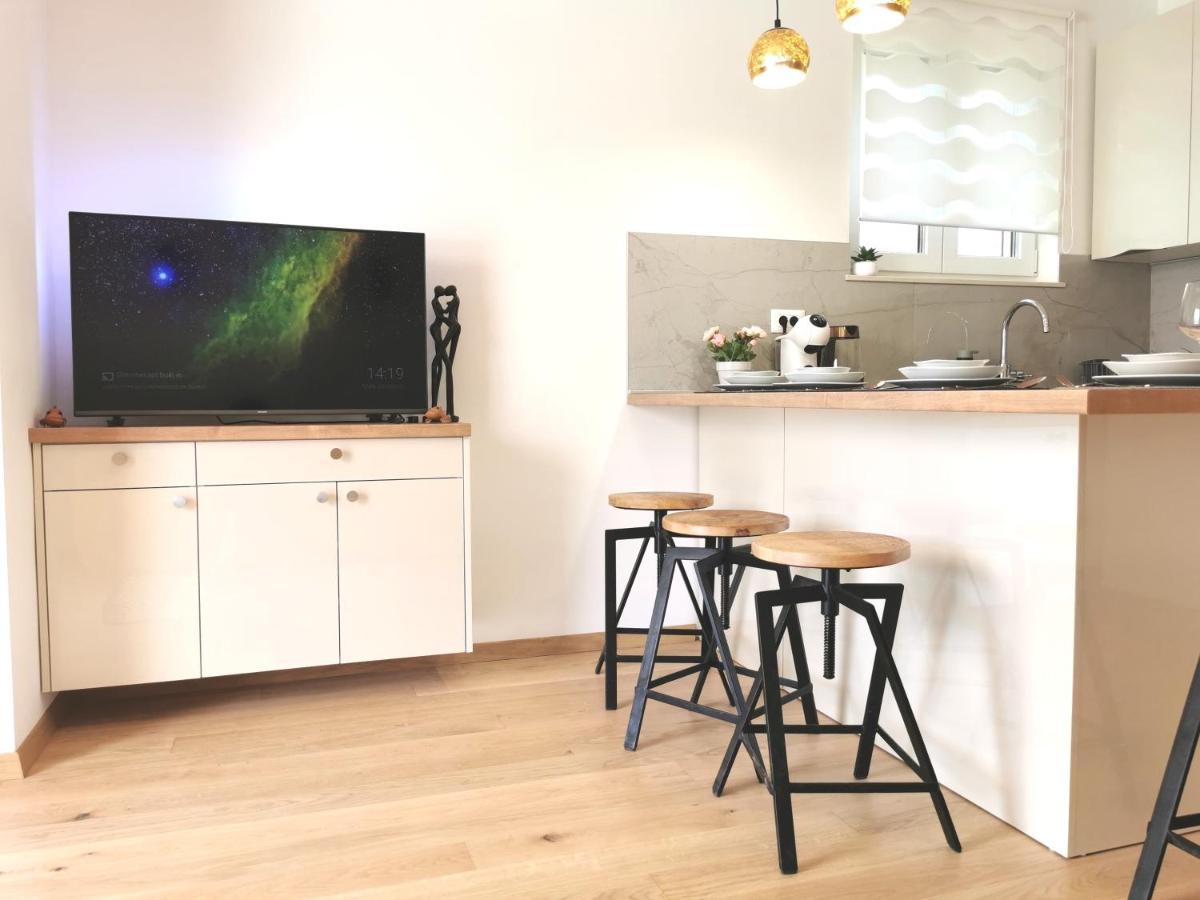 Relax and enjoy apartment Stobreč - Housity