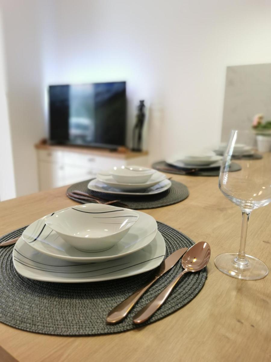 Relax and enjoy apartment Stobreč - Housity