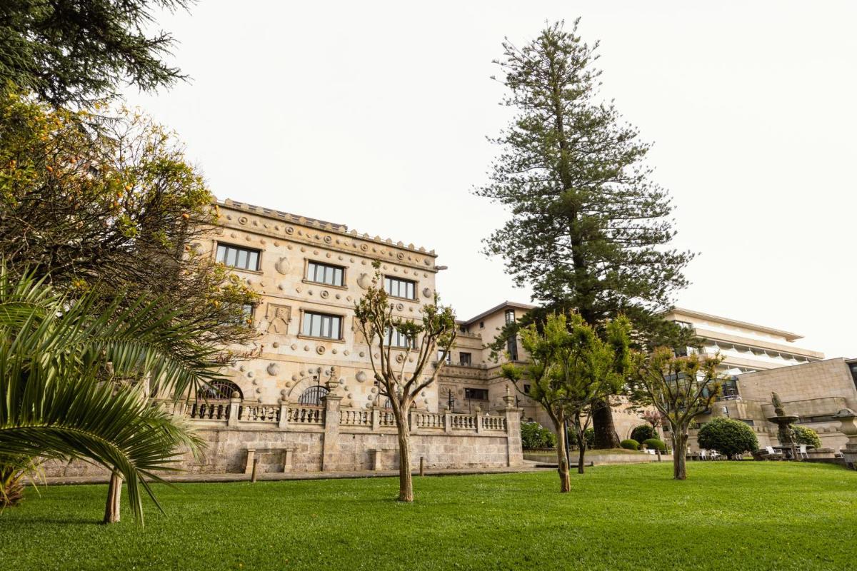 Jardín al aire libre en Pazo Los Escudos Hotel Spa & Resort
