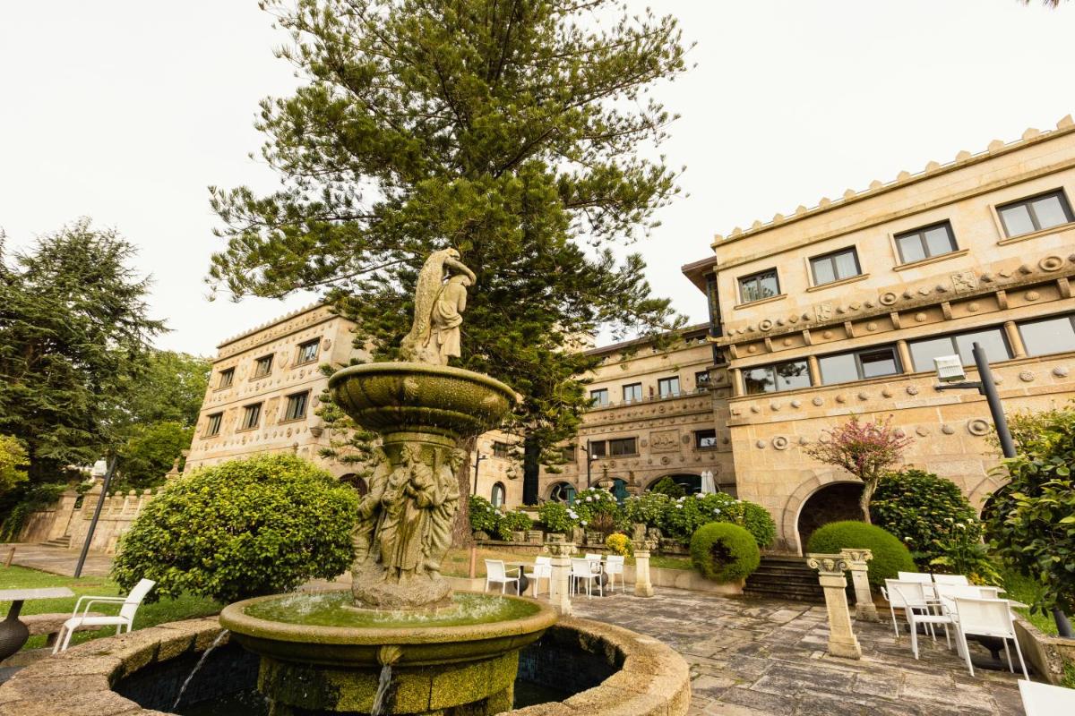 Jardín al aire libre en Pazo Los Escudos Hotel Spa & Resort