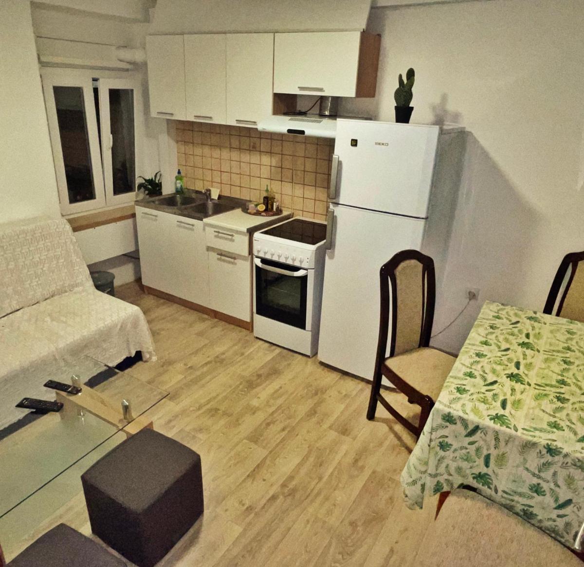 1-bedroom apartment with 3 beds + private parking - Housity