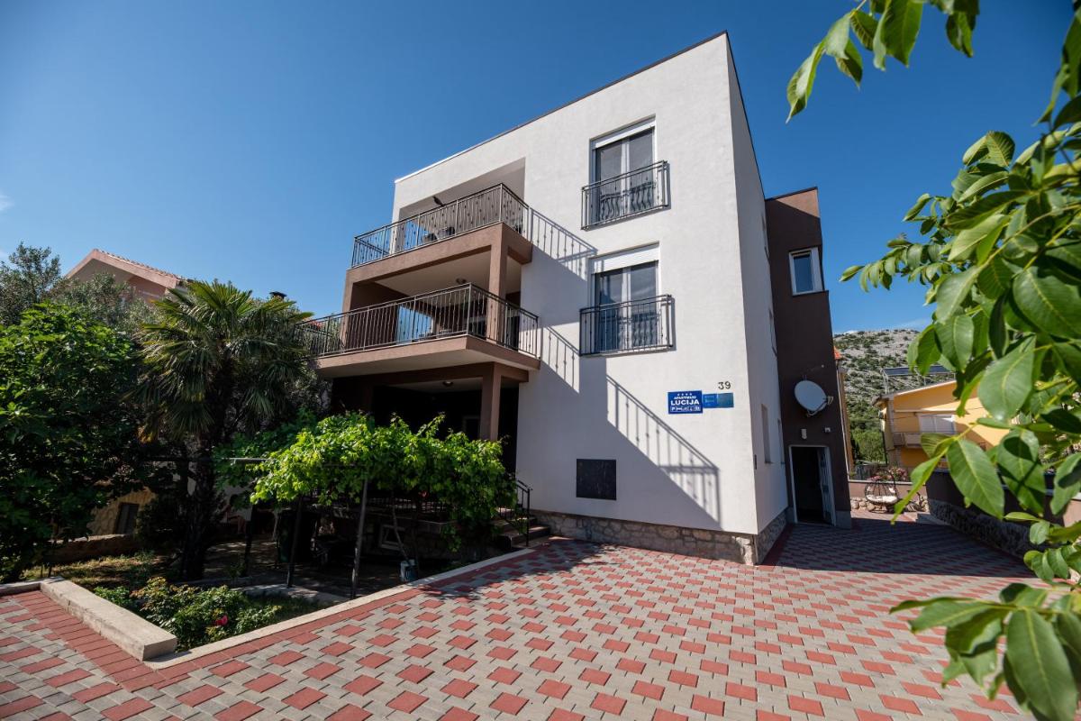 Lucija - Housity