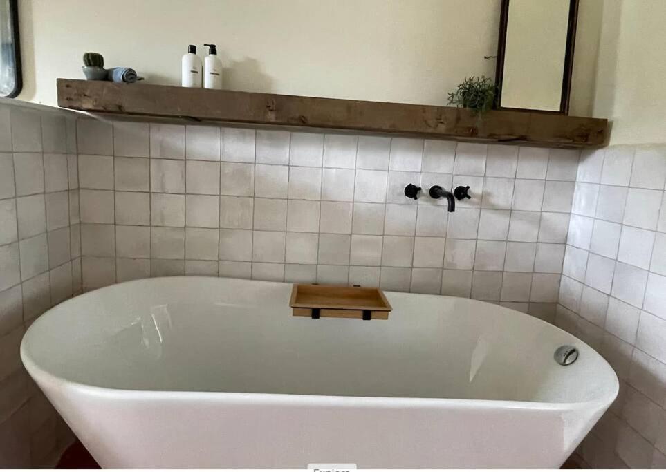 Private Old West Ranch with Saloon Gatherings - Housity