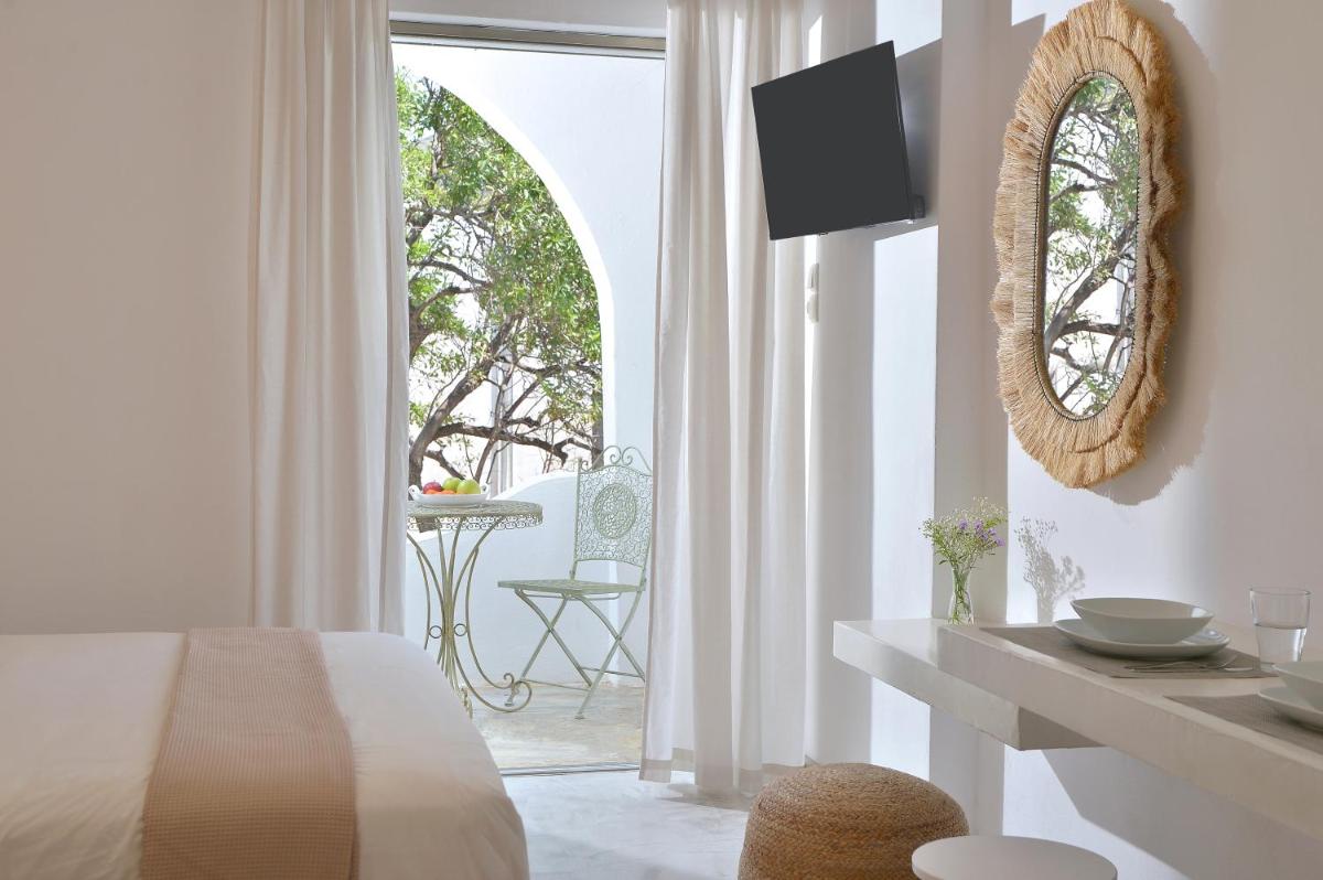 Niriis Studios Aktaia & Glauke Batsi - Housity