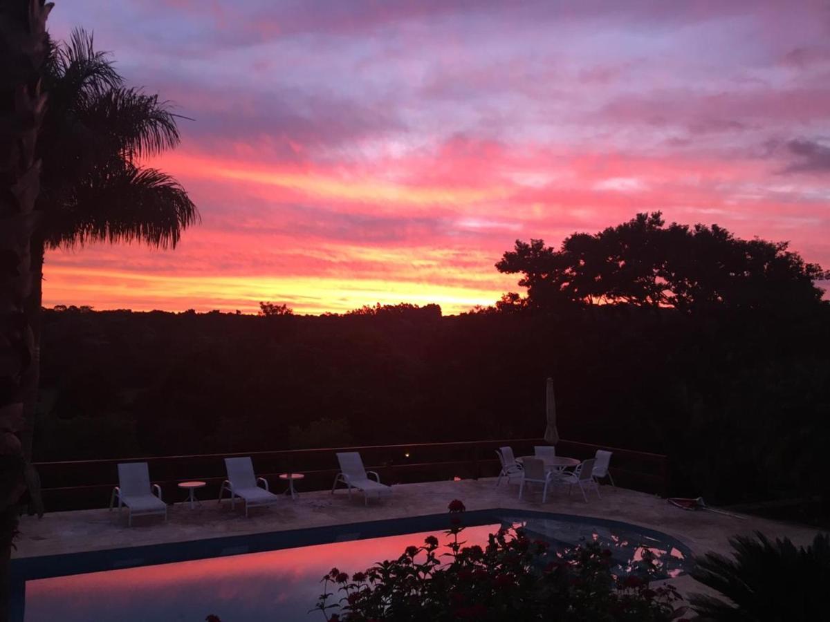 Casa de hóspedes cond. fechado - Internet 120 Mb - Housity