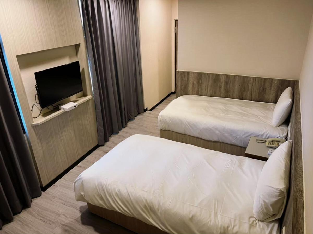 New KM Hotel - Housity