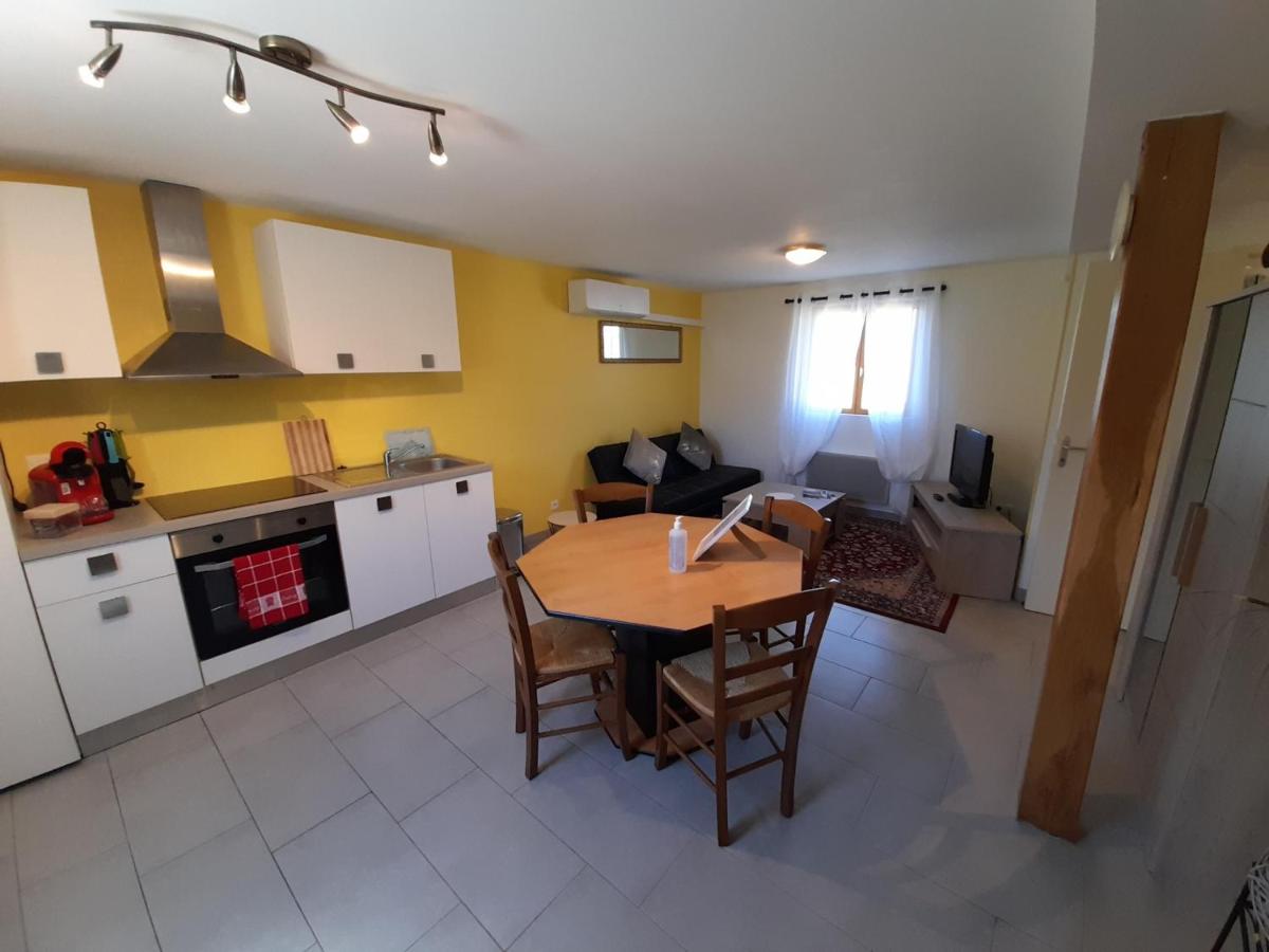 Longère restaurée avec piscine chauffée, terrasse et barbecue à Archigny - FR-1-541-89 - Housity