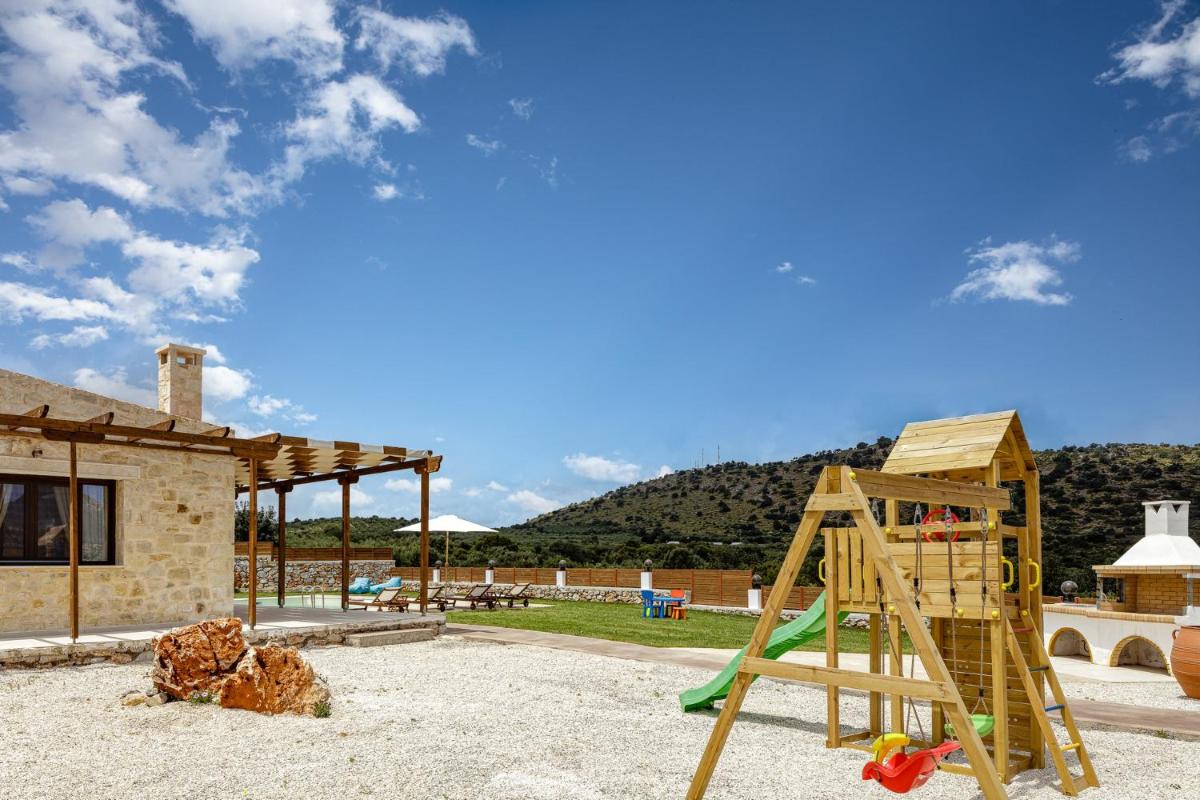 Unique Stonebuilt rural Retreat with private pool! - Housity