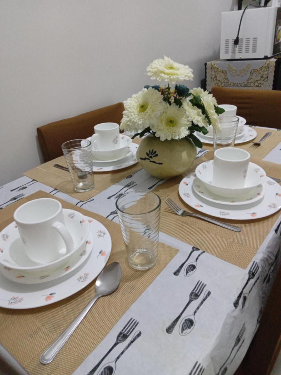 Lovely Condo 2-BR w/balcony in SM-Sucat, Paranaque - Housity