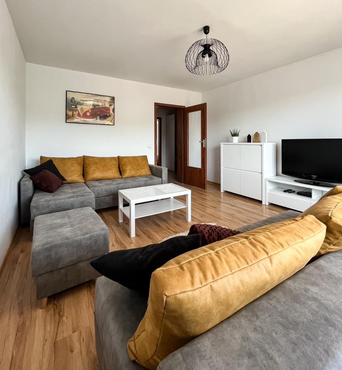 Uroczy Apartament Pod Skarpą - Housity