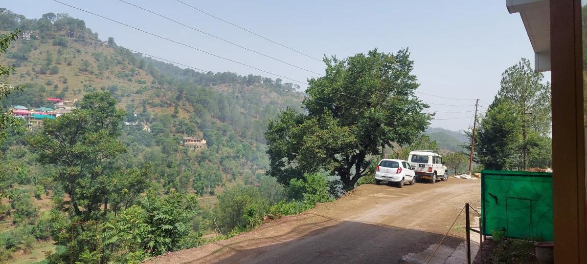 Hari Homestay Gaonguri Kasauli 2BHK VEG FOOD - Housity