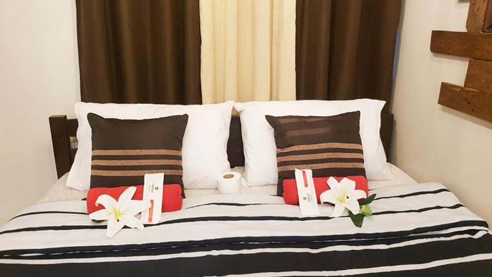 King Bed Suite- Wooden Rustic Style - Hizvo