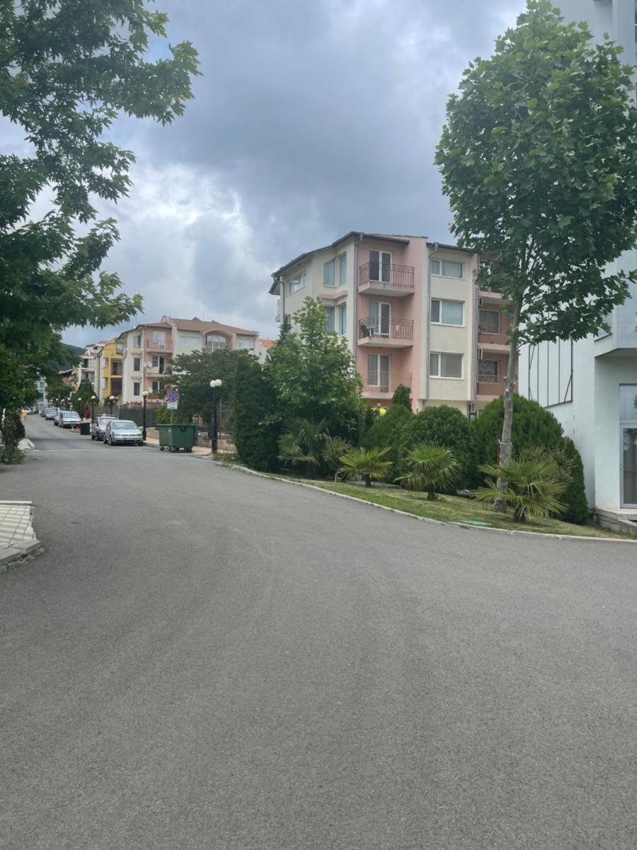 Le Premiére Randevu - Housity