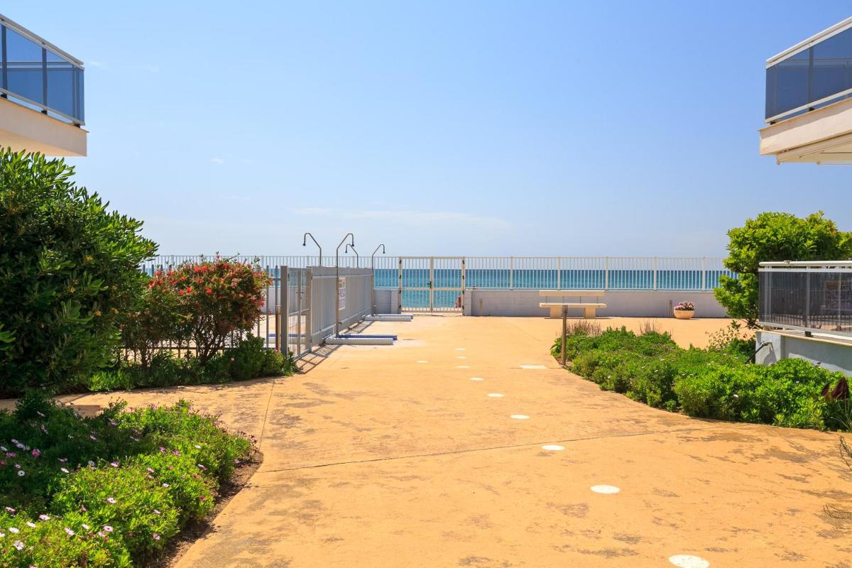 Suitetrails - UHC Riviera Family Apartments