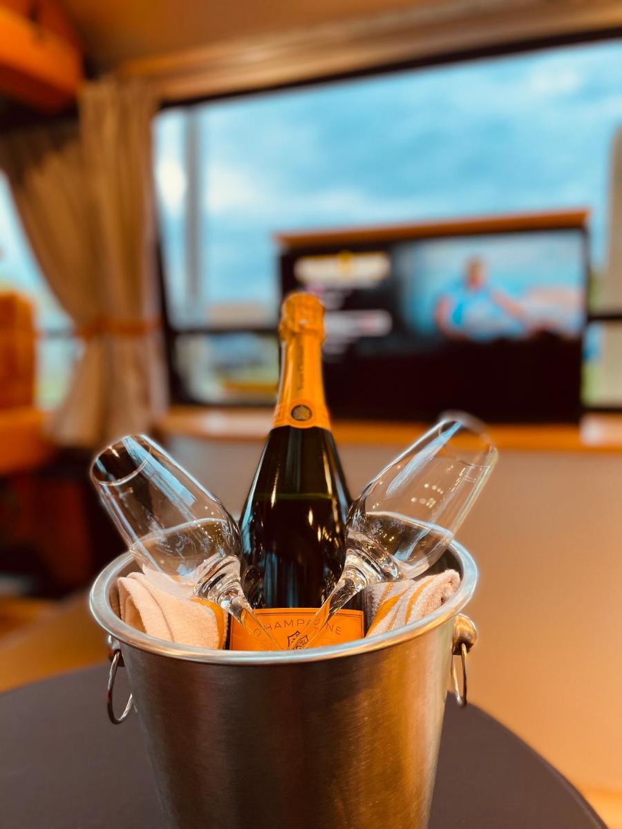 Vintage 1980s Winnebago - Housity