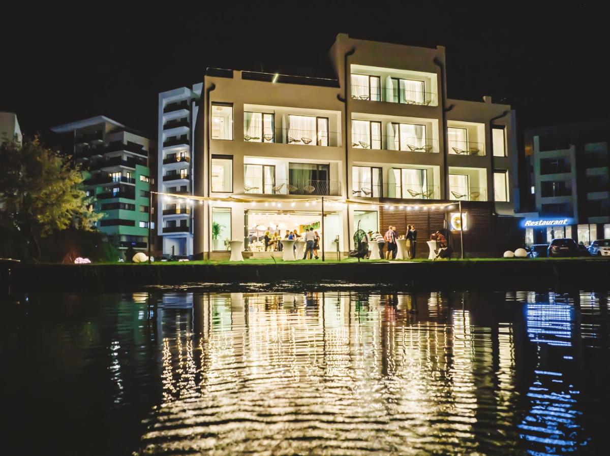 Poeme Mamaia Retreat - Housity