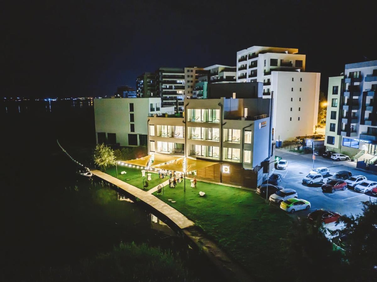 Poeme Mamaia Retreat - Housity