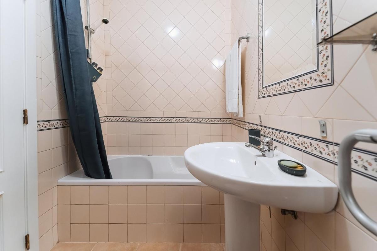 ALuna Lagoon House - Housity