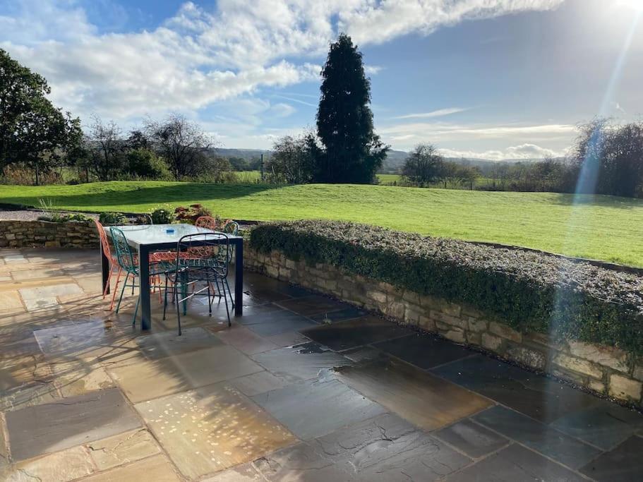 South Cottage - Garden, Views, Parking, Dogs, Cheshire, Walks, Family - Housity