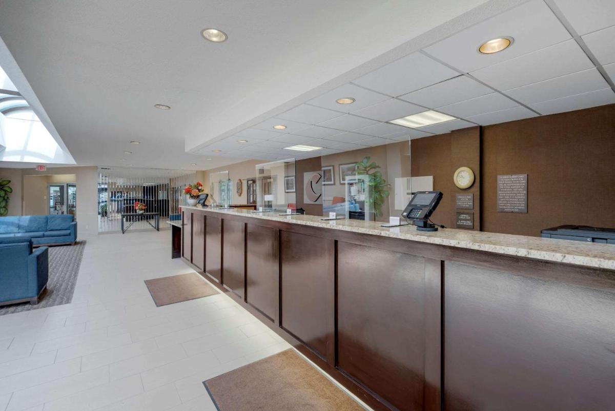 Comfort Inn The Pointe - Housity
