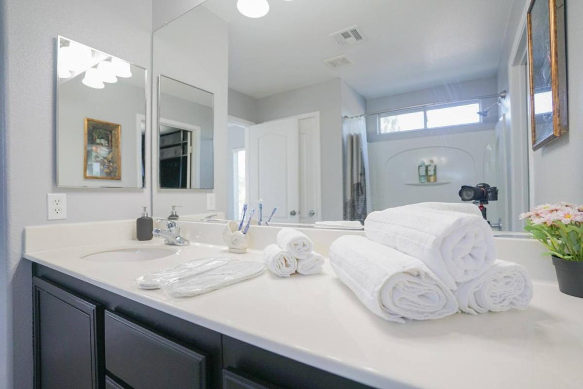 Private HouseBest RatesSleeps 12Parking15 min StripPets allowedBook Now - Housity