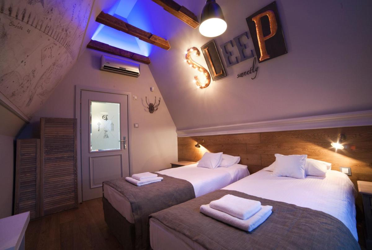 Patio Apartments - Old Town - Housity