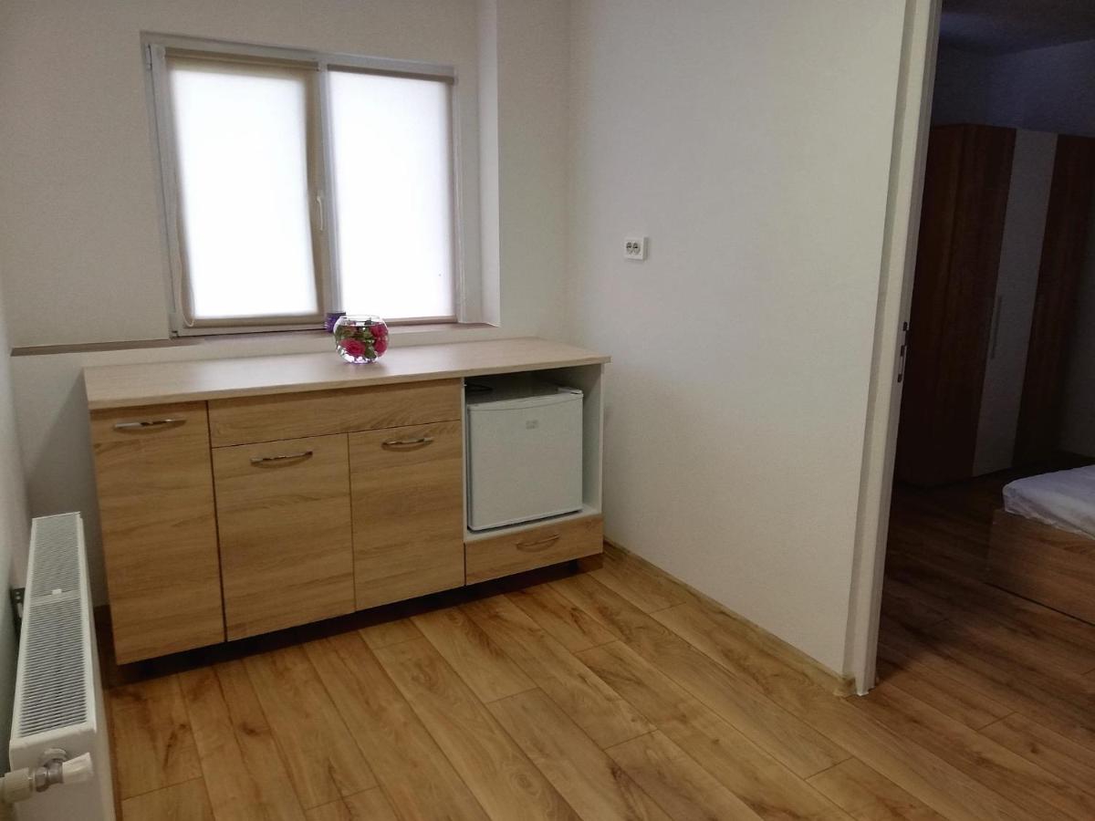 Pensiunea Eden House - Housity