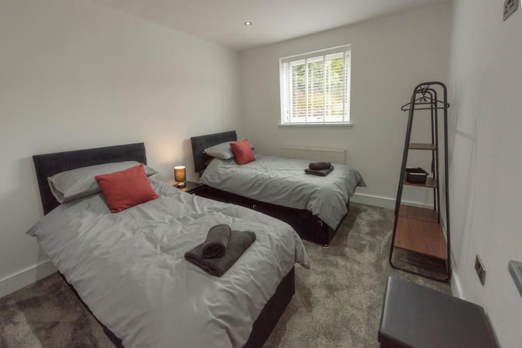 Stunning New Build House Near Clatterbridge - Housity