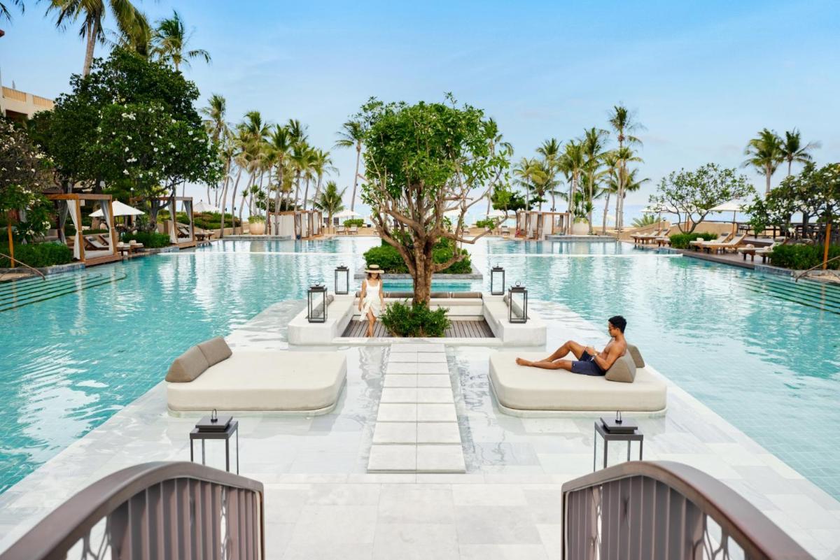 Dusit Thani Hua Hin - Housity