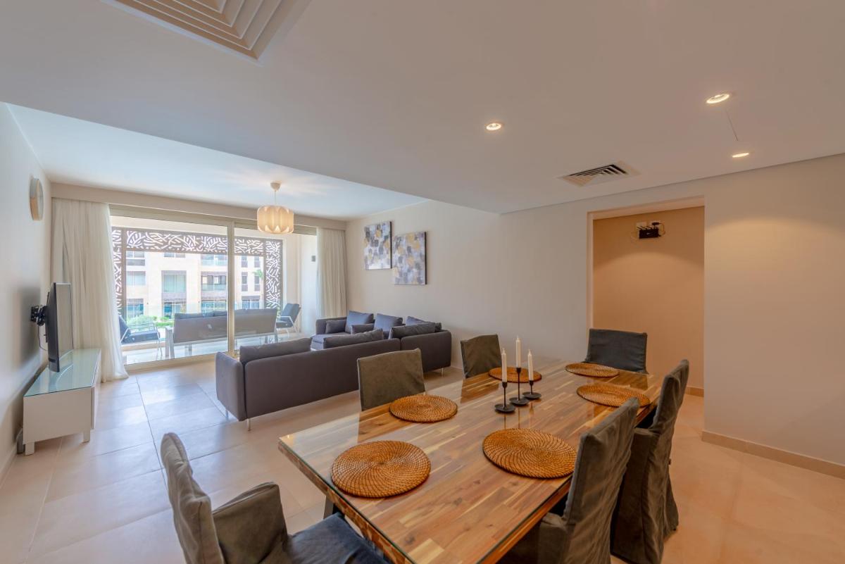 Mangroovy 2 Bedroom Sea View Apartment, Pool & Beach - Housity