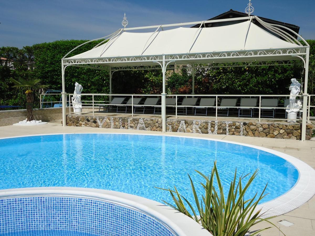 VILLA GARUTI VILLAGE - Housity