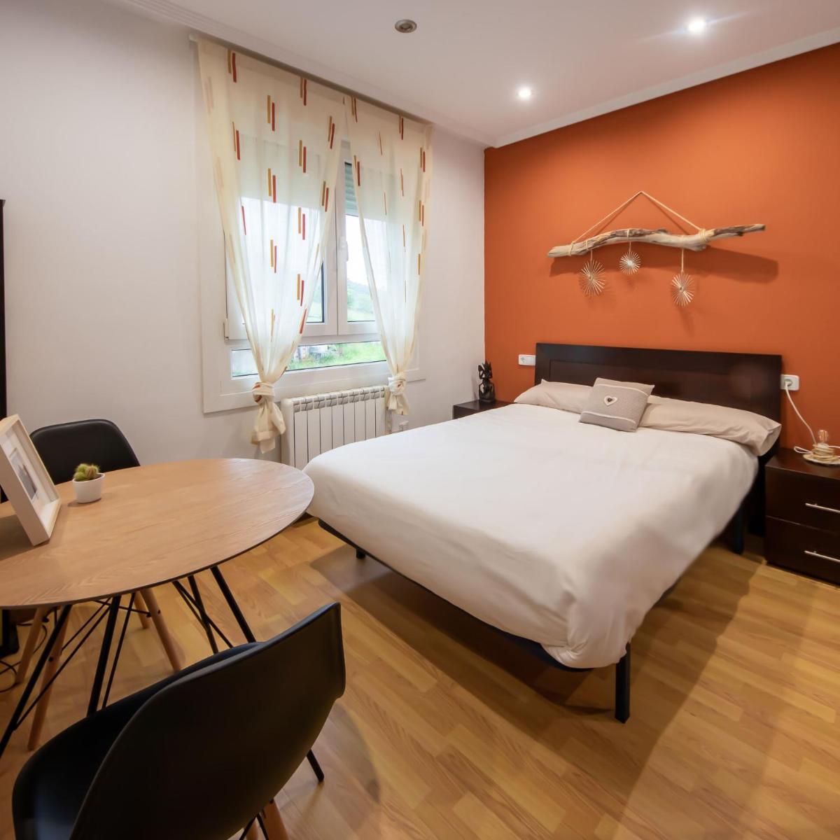 El Gato Gordo - Riders Hostel - Housity