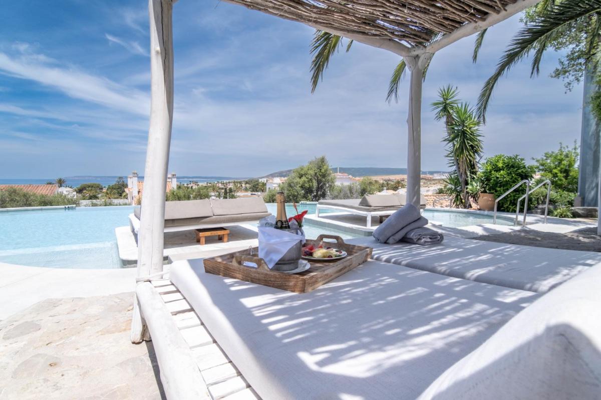 Piscina en o cerca de El Cortijo de Zahara by QHotels