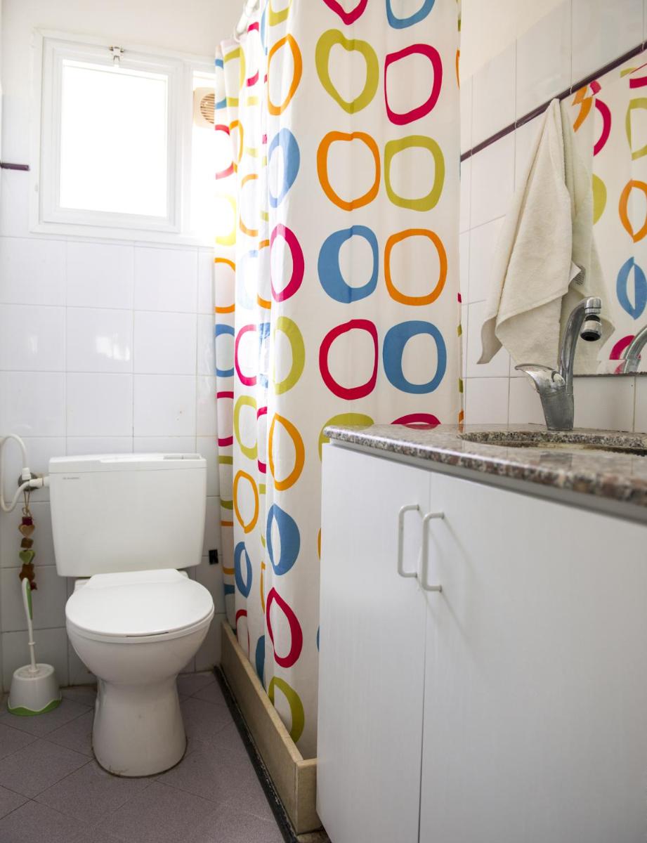 Yaakov's Apartment - Housity