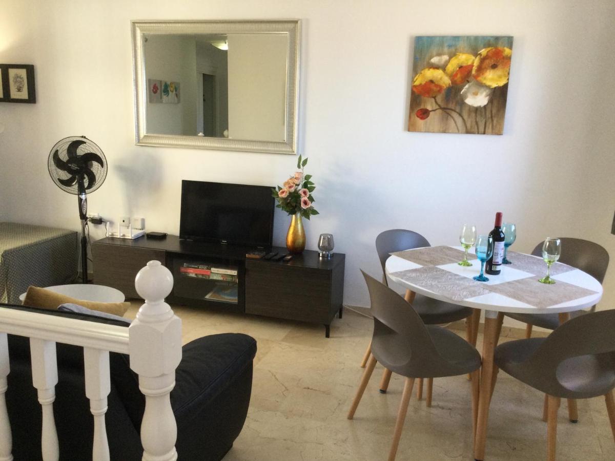 Lovely 2 Bedroom Holiday Apartment in Central Caleta de Fuste - Housity