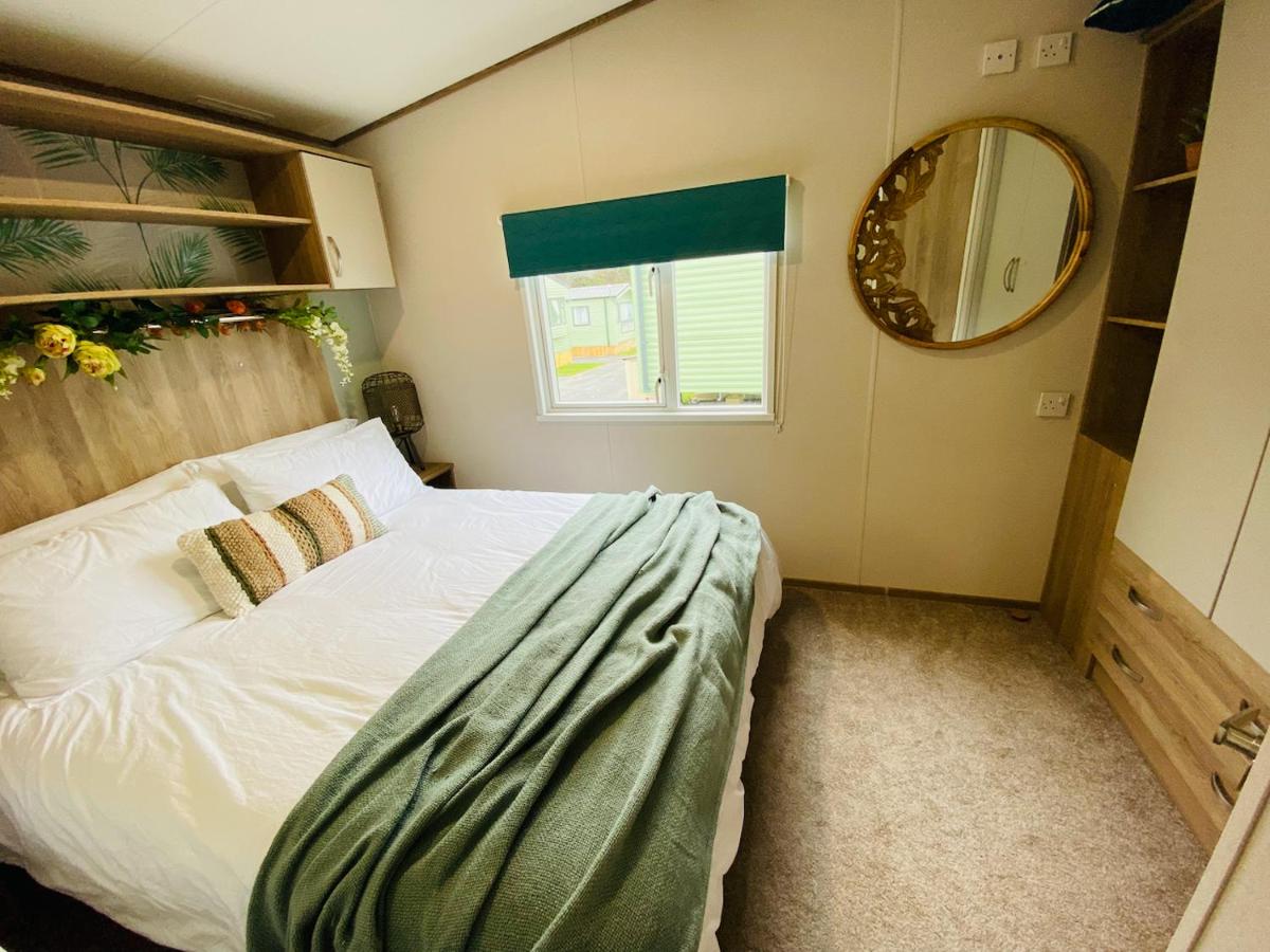 The Sanctuary Holiday Home - Escape the Ordinary - Housity
