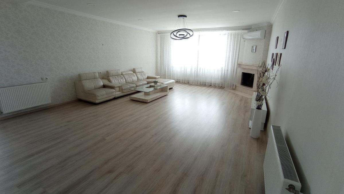 Suitetrails - LUX SABURTALO APARTMENT