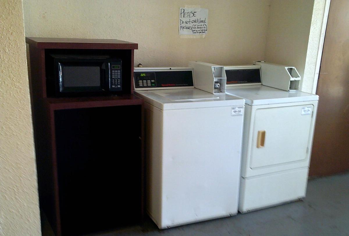 Metro Inn & Suites - Housity