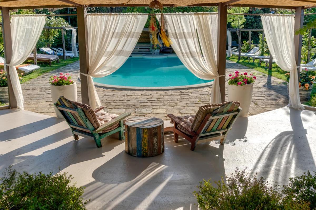La Striscia Wine Resort - Housity