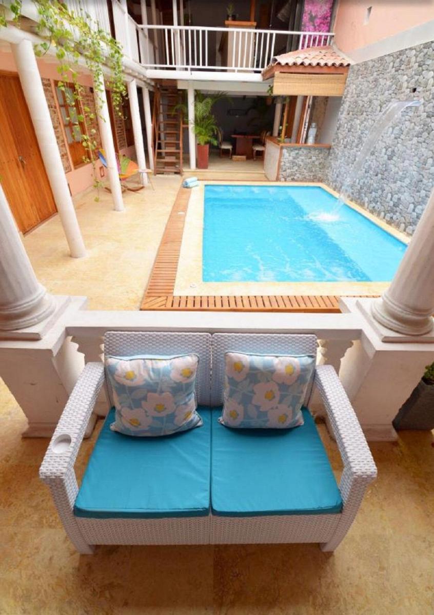 CA-7 HABITACION EN LA CIUDAD AMURALLADA EN CARTAGENA CON PISCINA Y WIFi - Housity